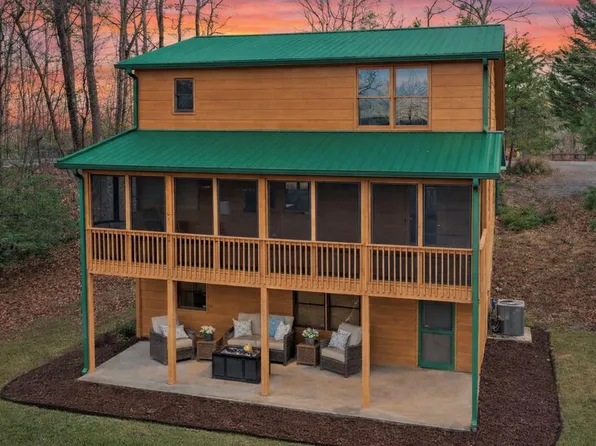 388 Palisade Dr, Ellijay, GA 30540