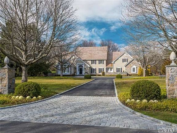 2nd image of 5 Fox Meadow Ln