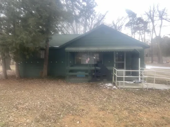 1290 E Caro Rd, Caro, MI 48723