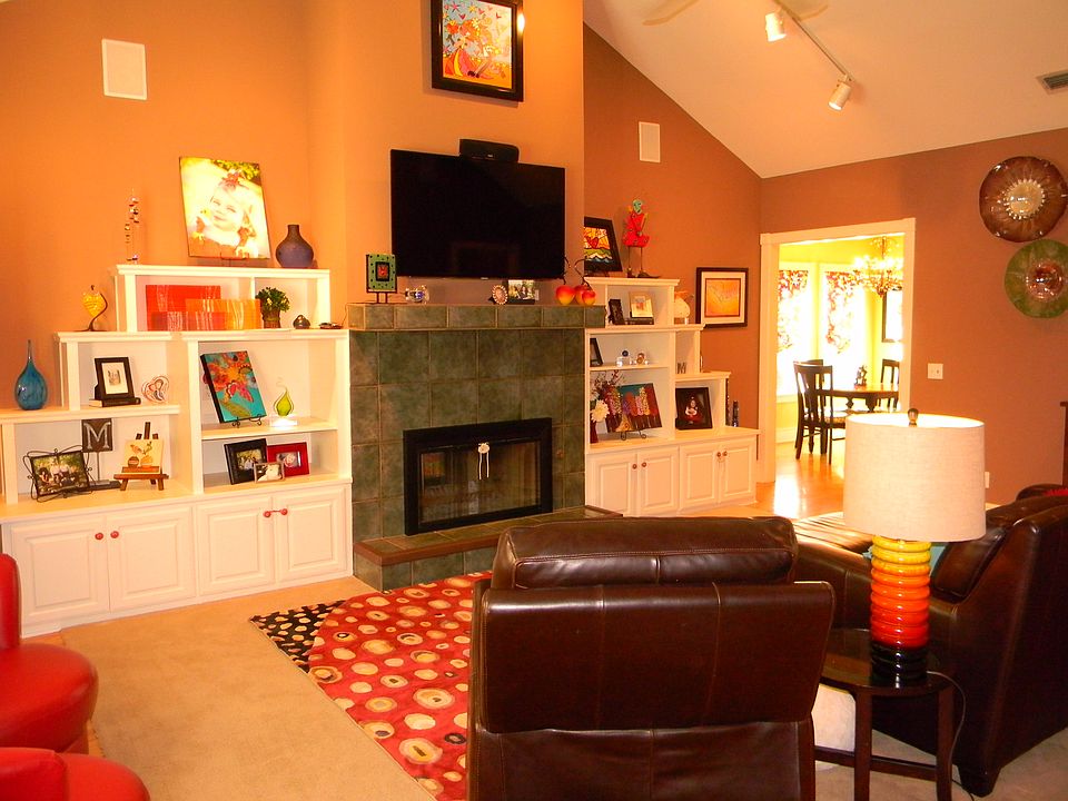 Living Area/ Fire Place