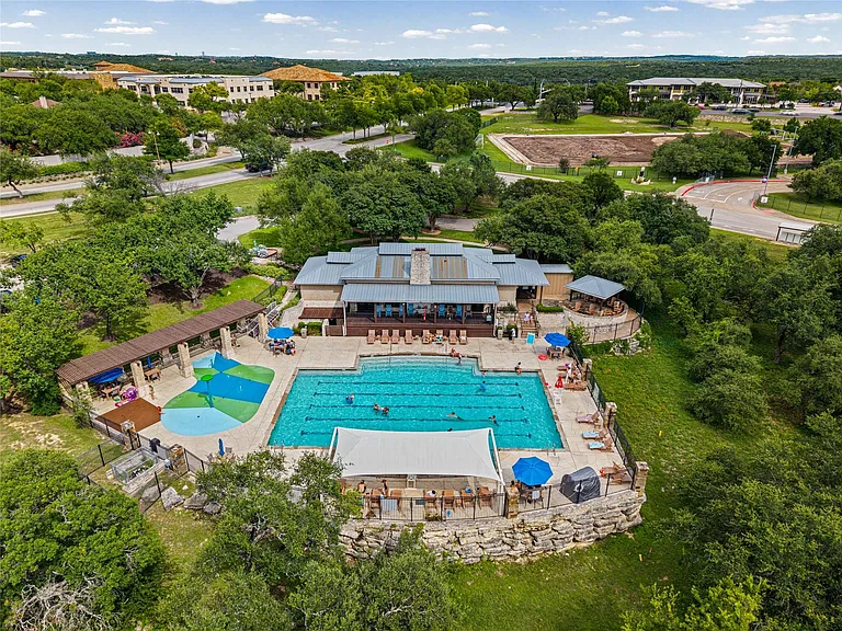 10700 Pointe View Dr — Photo 31
