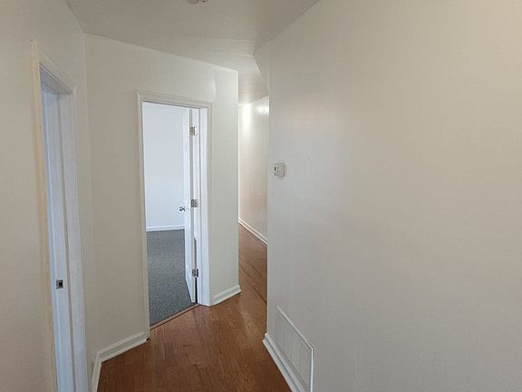4th image of 1743 W Erie Ave #2