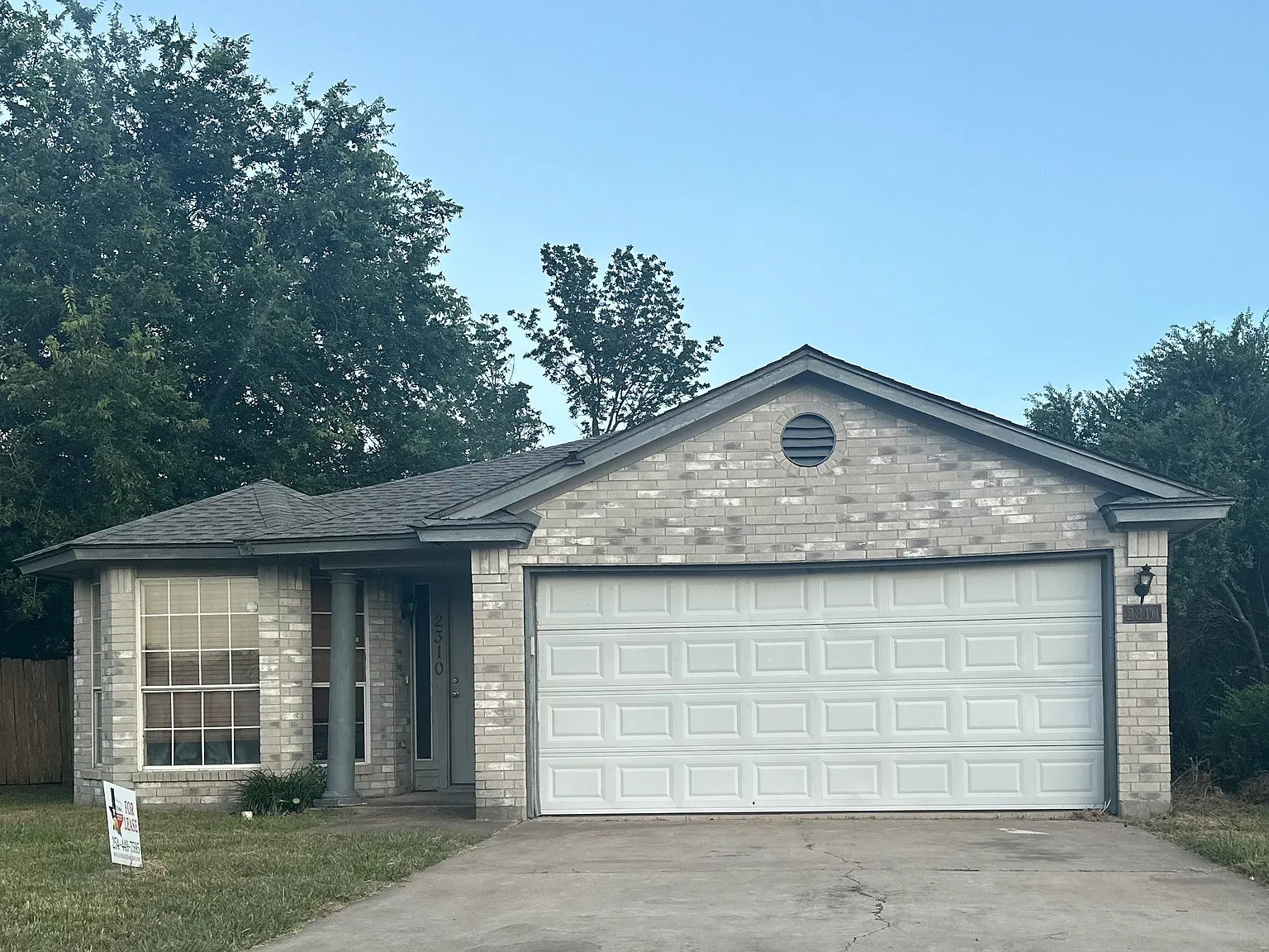 3 bed, 2.0 bath, 1307 sqft, $1,327 — Photo 1