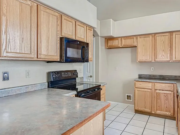 2920 N Sky Post Rd — Photo 10