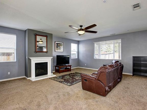 3rd image of 408 High Country Ct