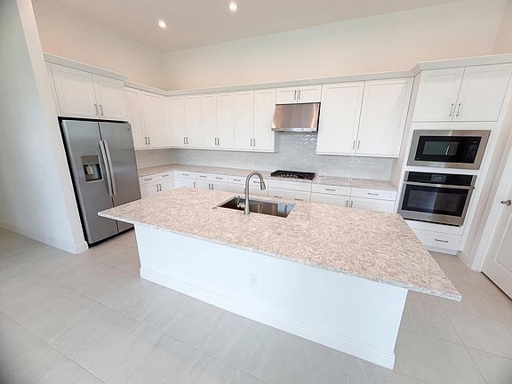 2nd image of 2744 SE Ashfield Drive
