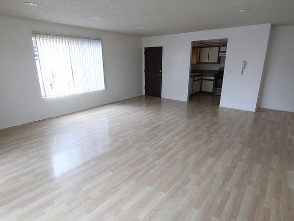 2nd image of 517 E Verdugo Ave APT J