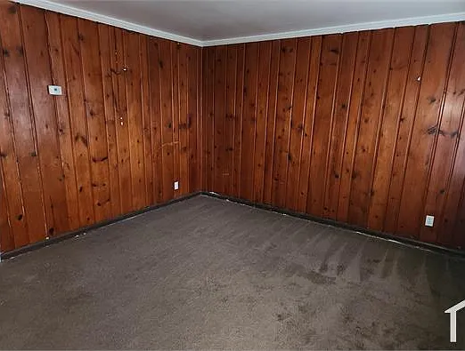 68 Harvey Pl — Photo 1