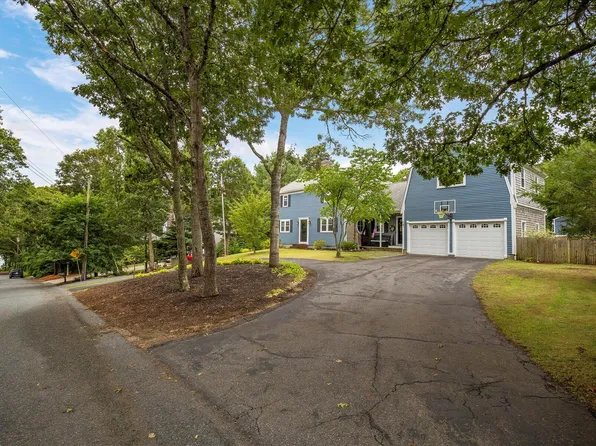 15 Follins Pond Road, Yarmouth Port, MA 02675