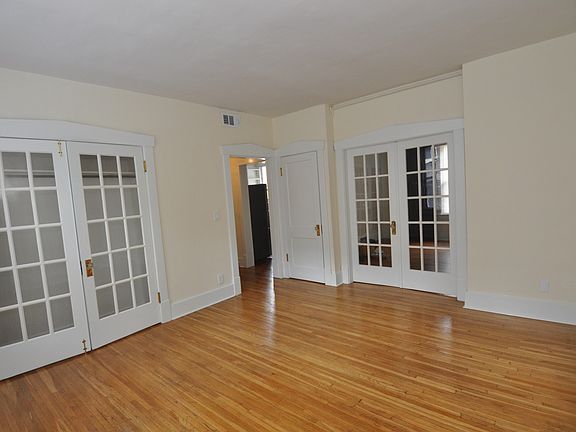 3rd image of 1711 18th Ave S APT D2