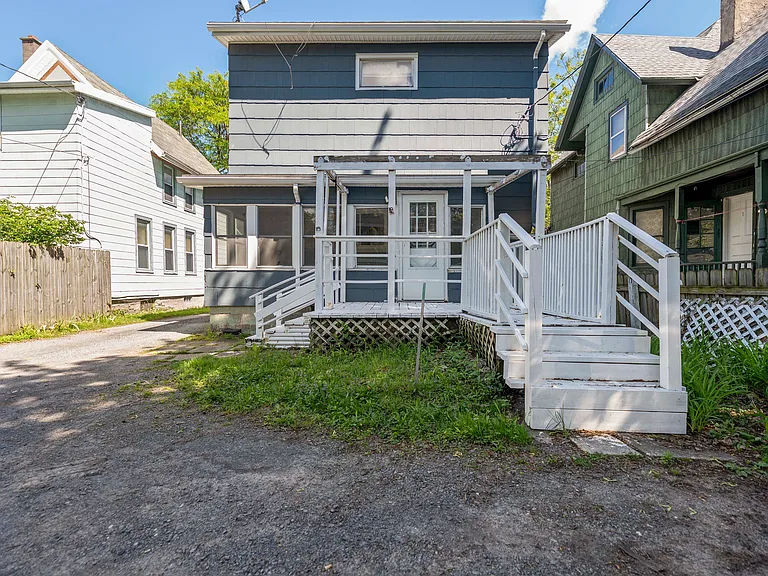 559 S Goodman St — Photo 4