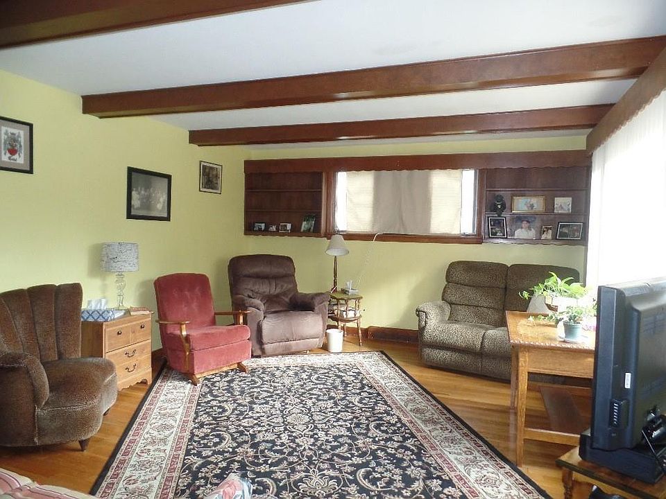 2nd image of 77 Morton Ave