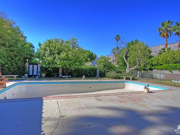 2nd image of 853 E Paseo El Mirador