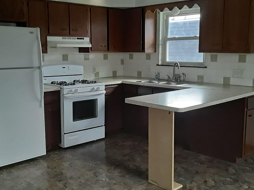 1st image of 17 Strasbourg Dr