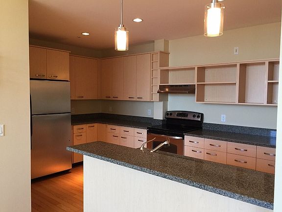 4th image of 309 W Washington Ave #4225744
