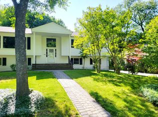 7 Huguenot Ct, Tenafly, NJ 07670