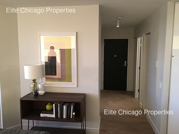 2nd image of 2626 N Lakeview Ave APT 1402