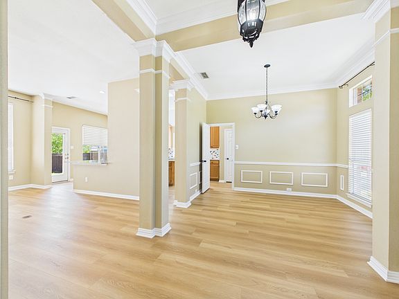 3rd image of 2208 Sagebrush Dr