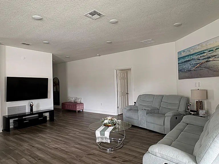 929 Covington Ct — Photo 4