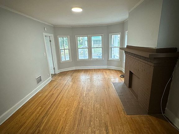 5th image of 146 Didama St #1