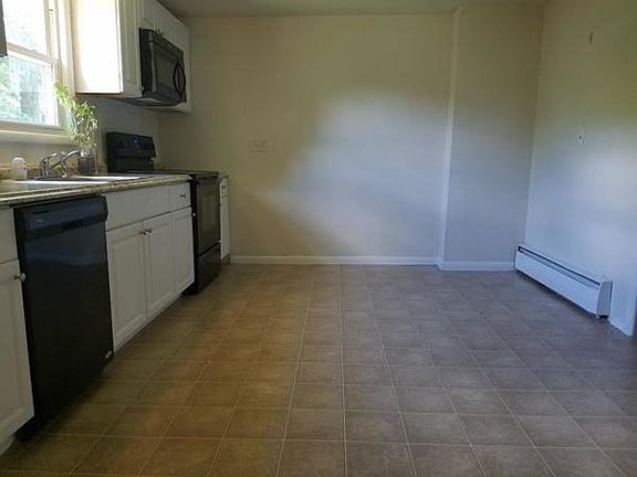 3rd image of 873 Old Shawsheen St