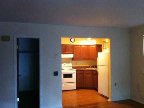 looking into kitchen/living area