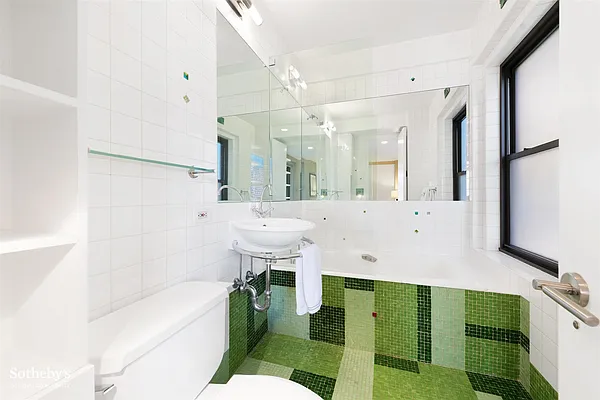 Sold by Sotheby's International Realty | media 16