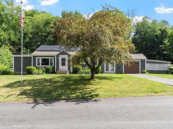 2nd image of 123 Congress St
