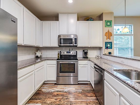 4th image of 517 Hunters Hill Dr