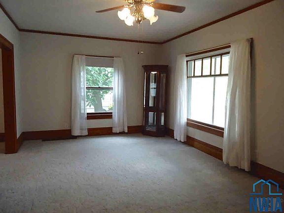 4th image of 1015 N Lake Ave