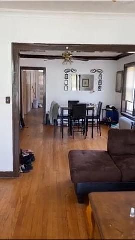 1st image of 601 E 92nd Pl