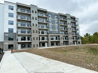 3320 Stella Cres #313, Windsor, ON N8T 3R8