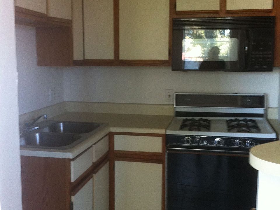 2nd image of 820 S Mansfield Ave APT 302