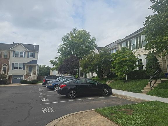 5th image of 502 Sugarbush Cir