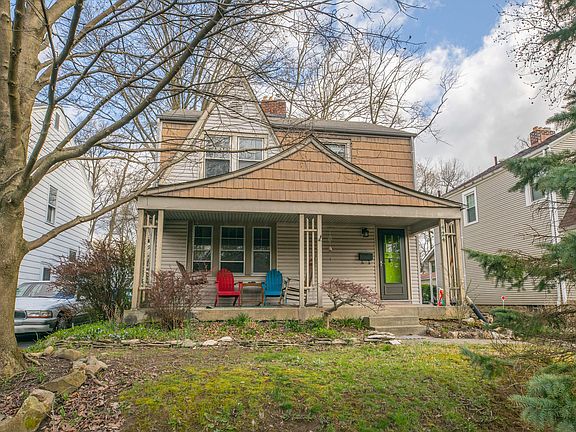 2nd image of 424 E Como Ave