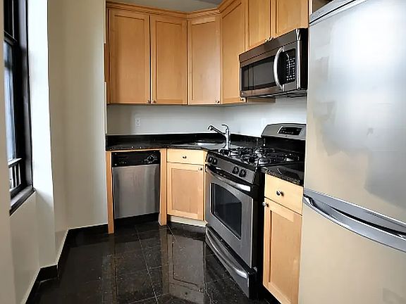 3rd image of 166 2nd Ave APT 8J