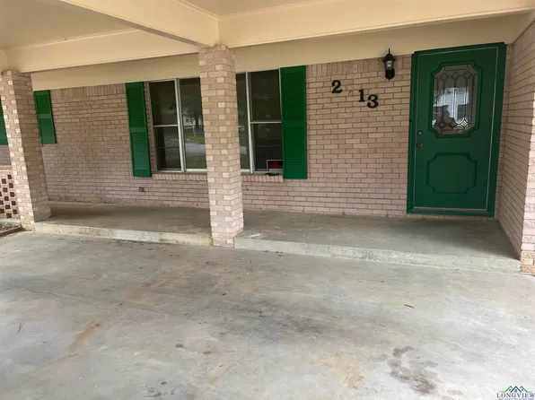 2213 Calvert Dr, Marshall, TX 75672