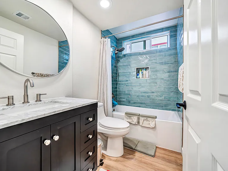 10231 Independence Ave — Photo 20