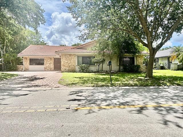 1st image of 501 NW 107th Terrace