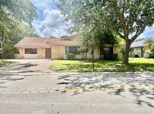 501 NW 107th Ter, Pompano Beach, FL 33071