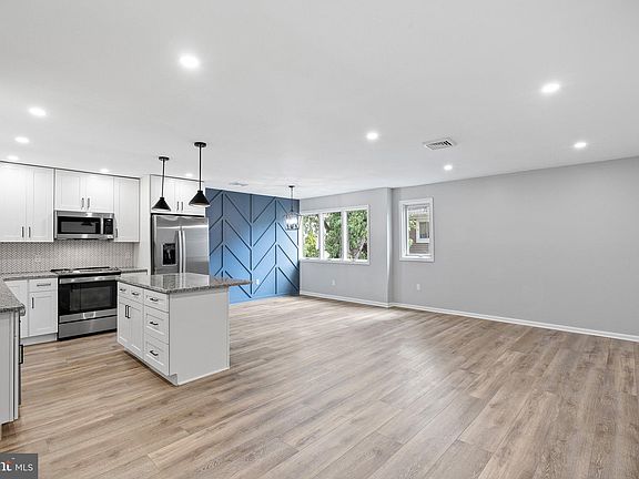 3rd image of 138 Harvest Ln