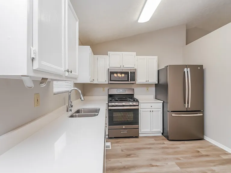 6018 Valley Trails Ct — Photo 7