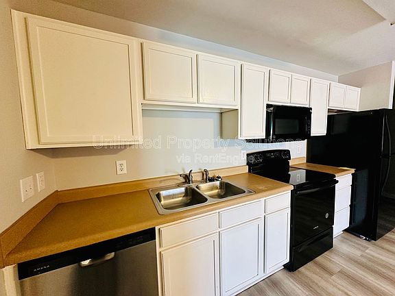 5th image of 376 S Kerr Ave Unit 205