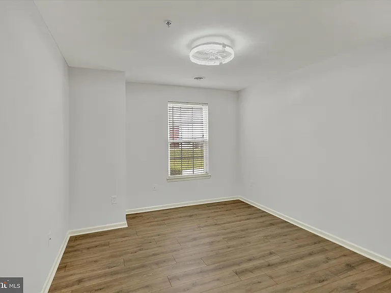 182 Christine Dr — Photo 19
