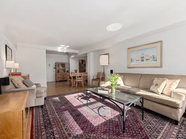 321 East 45th Street image 1 of 7