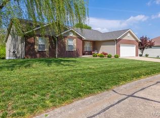 445 Steven Dr, Red Bud, IL 62278