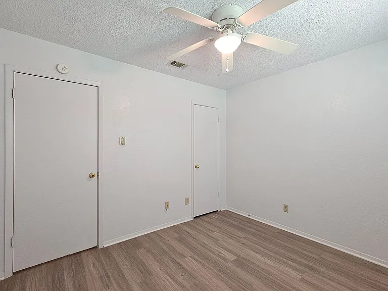 2209 Dickens Dr — Photo 12