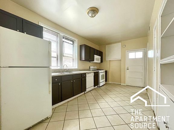 4th image of 6326 N Francisco Ave #3