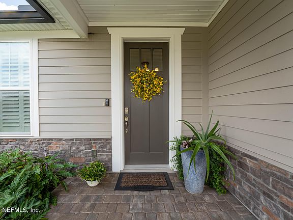 3rd image of 211 SILVER SAGE Lane