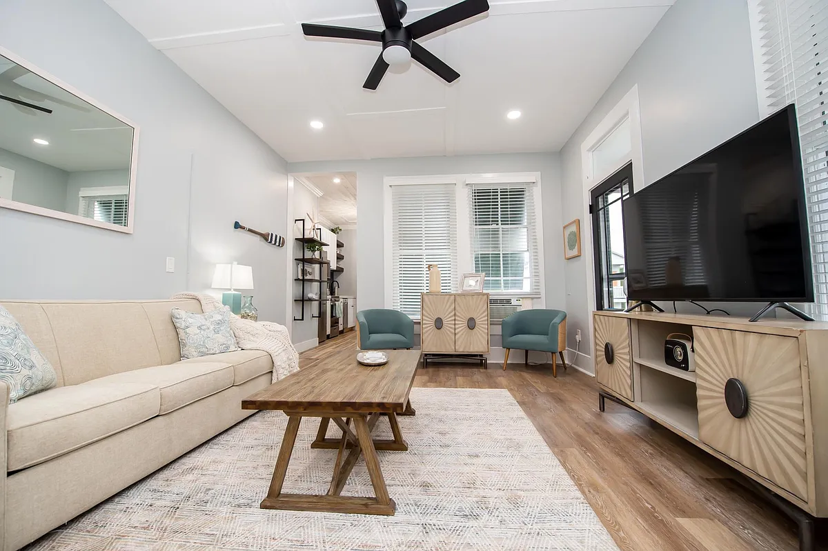 Building Photo - 1309 Whitehead St #4
